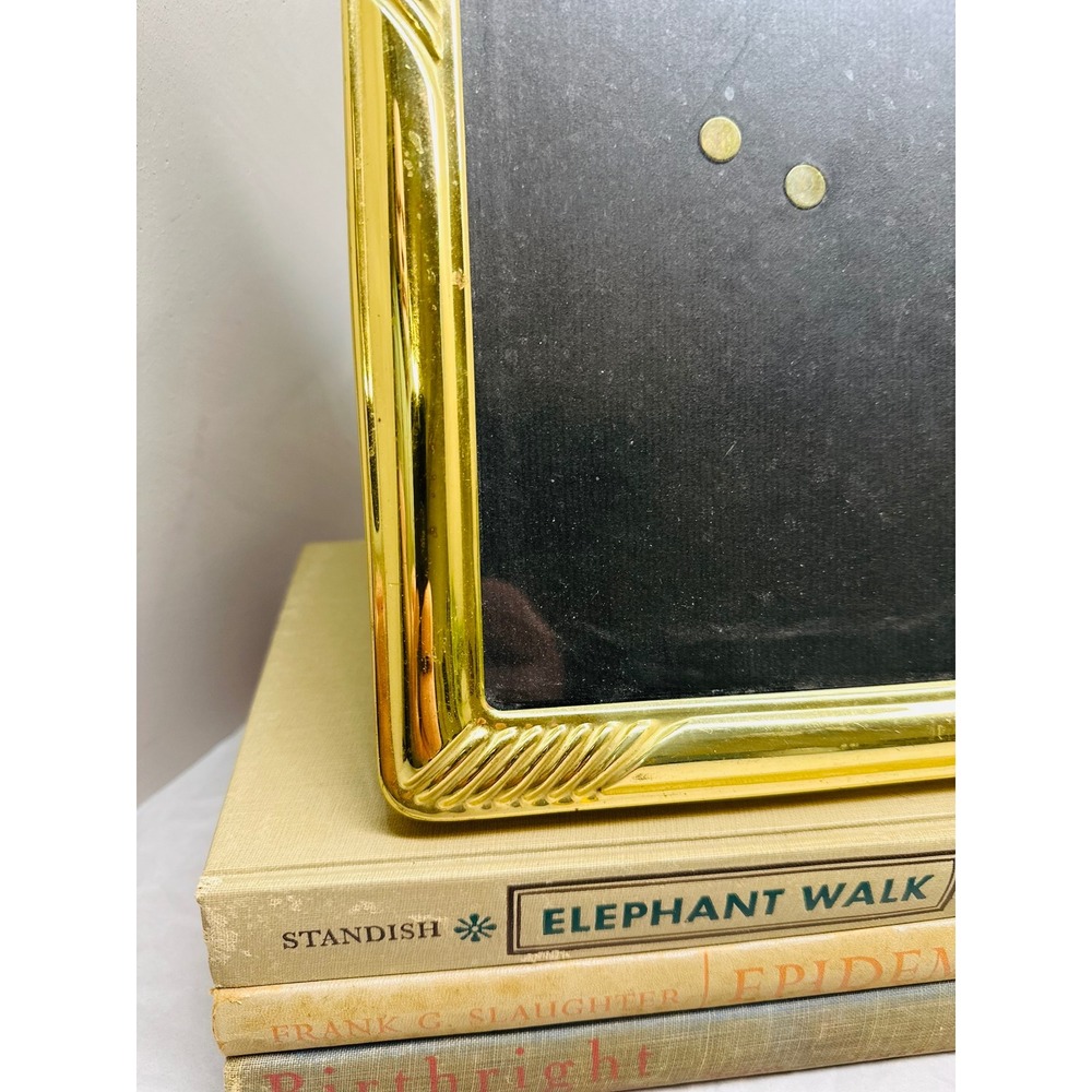 Vintage Gold Tone Ribbed Corner Picture Frame Hollywood Regency 5x7 Tabletop - Picture 3 of 6